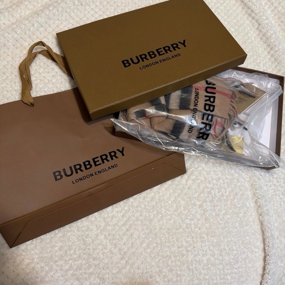 Burberry Tan Checkered Women's Scarf - Picture 2 of 4